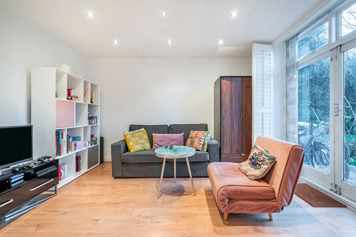 2 Bedroom Flat For Sale In Hamilton Hall, Hamilton Terrace, NW8