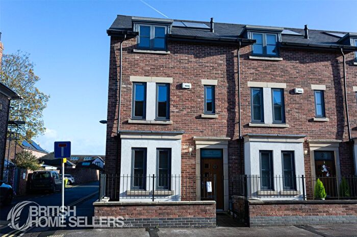4 Bedroom Town House For Sale In Mill Lane, York, North Yorkshire, YO31