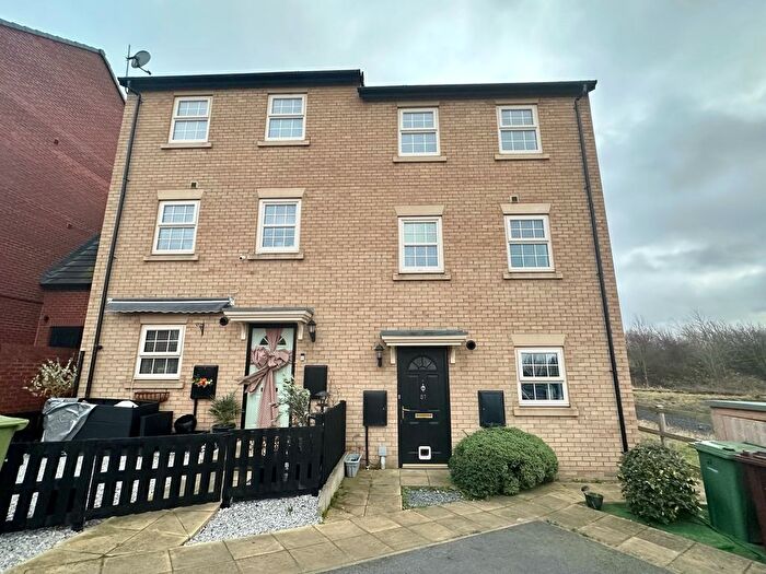 2 Bedroom Property To Rent In Fallbrook Road, Castleford, WF10