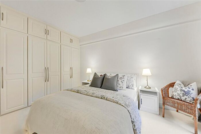 2 Bedroom Apartment To Rent In Grove End Road, London, NW8