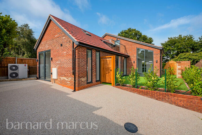 4 Bedroom Detached House To Rent In Holmwood Close, Cheam, SM2