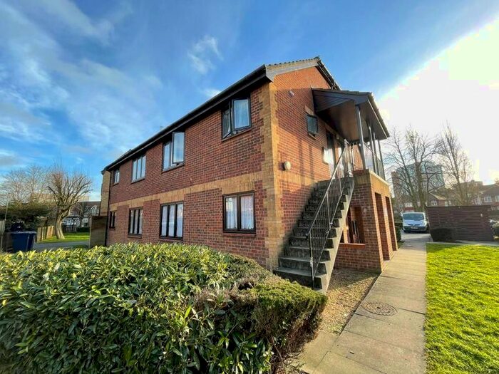 1 Bedroom Flat To Rent In Falcon Way, London, NW9