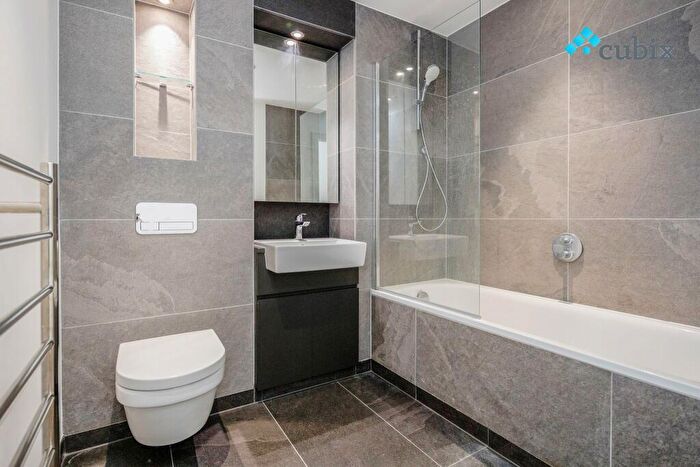 1 Bedroom Flat For Sale In Dutfield House, Callis Close, Woolwich, Greenwich, SE18