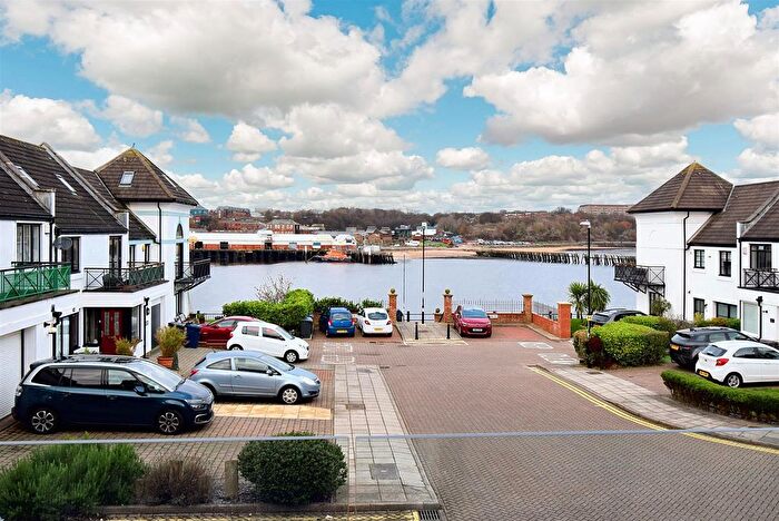 4 Bedroom Town House For Sale In Harbour View, South Shields, NE33
