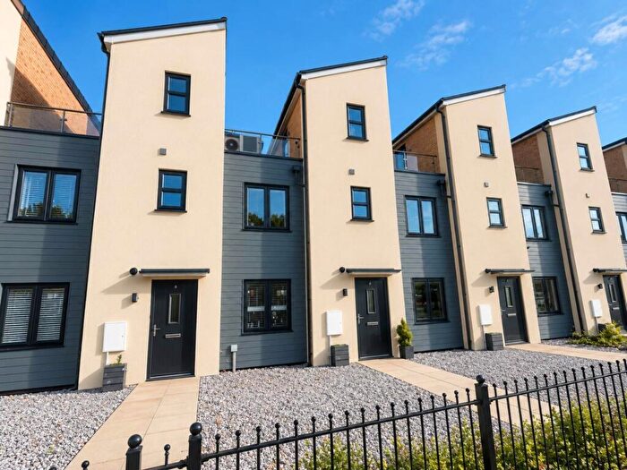 2 Bedroom Town House For Sale In Selkirk Drive, Oakridge Park, MK14