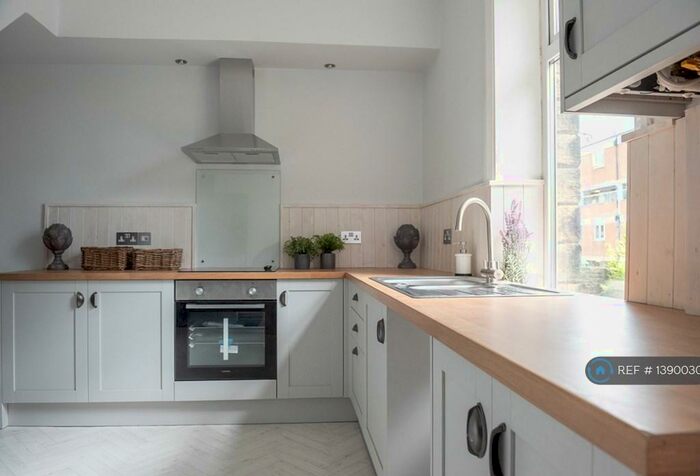 3 Bedroom Terraced House To Rent In Albert Street, Elland, HX5