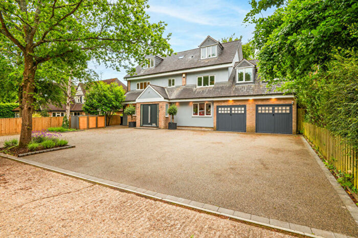 5 Bedroom Detached House For Sale In St. Johns Close, Penn, HP10