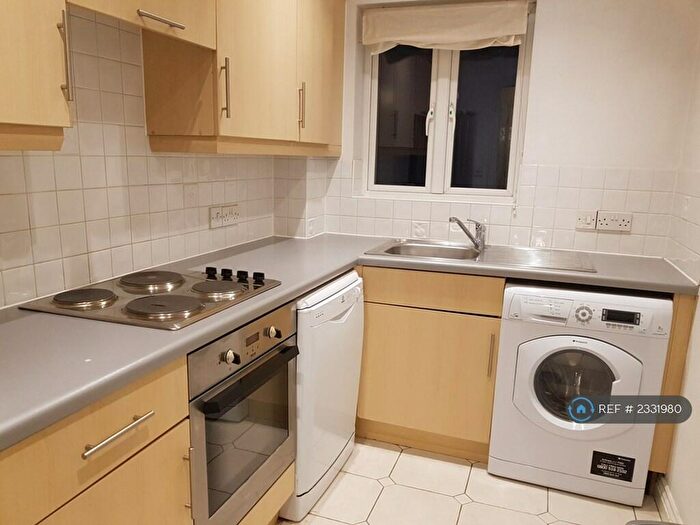 2 Bedroom Flat To Rent In Rowan Place, Colchester, CO1