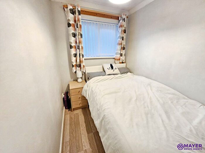 3 Bedroom Semi-detached House For Sale In Walsingham Court, Plympton, PL7