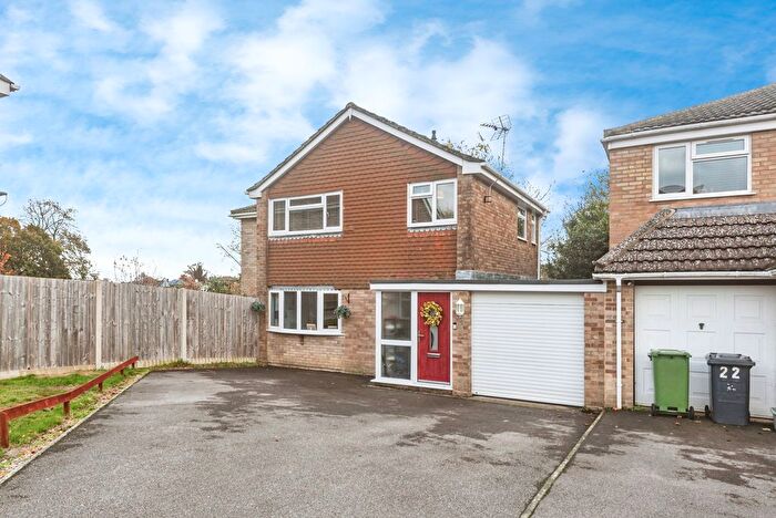 4 Bedroom Detached House For Sale In Thrush Close, Basingstoke, RG22
