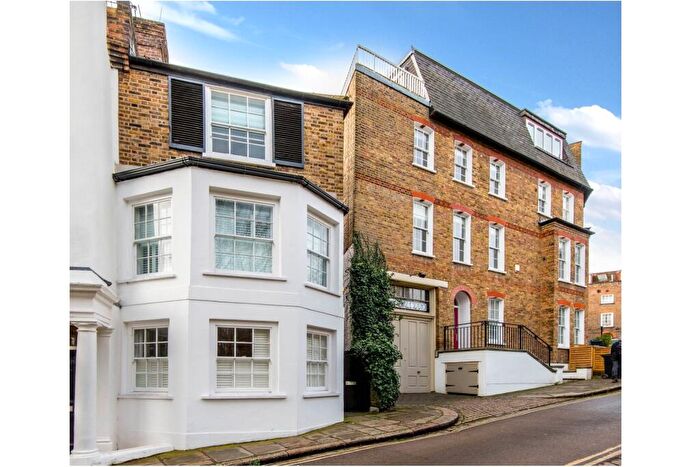 4 Bedroom End Of Terrace House For Sale In New End Square, Hampstead Village, NW3