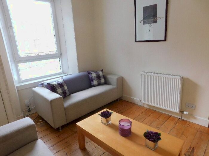 2 Bedroom Flat To Rent In Smith Street, Strathmartine, Dundee, DD3