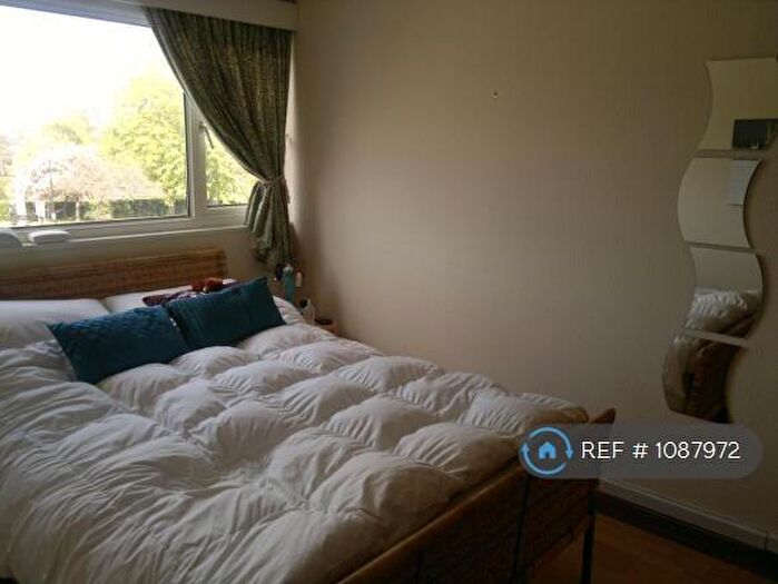 3 Bedroom Terraced House To Rent In Stovell Road, Windsor, SL4