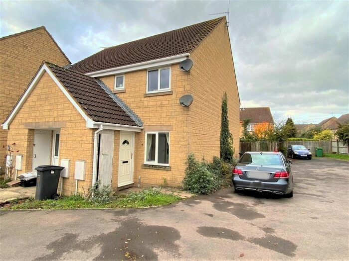 1 Bedroom Maisonette For Sale In Drift Close, Cirencester, GL7