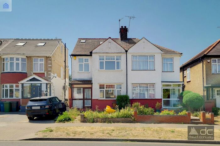 4 Bedroom Semi-Detached House To Rent In Shaftesbury Avenue, South Harrow, HA2