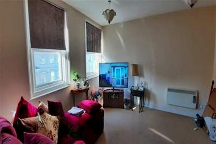 1 Bedroom Flat To Rent In Morton Road, Exmouth, EX8