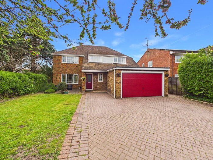5 Bedroom Detached House For Sale In Sedgmoor Road, Flackwell Heath, High Wycombe, Buckinghamshire, HP10