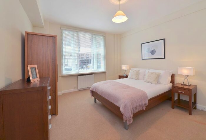 1 Bedroom Flat To Rent In Hill Street, London, W1J