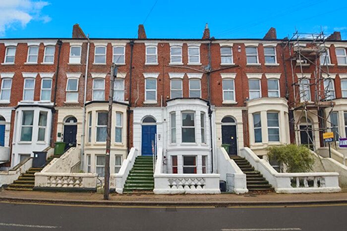 2 Bedroom Flat To Rent In Waverley Road, Southsea, Hampshire, PO5