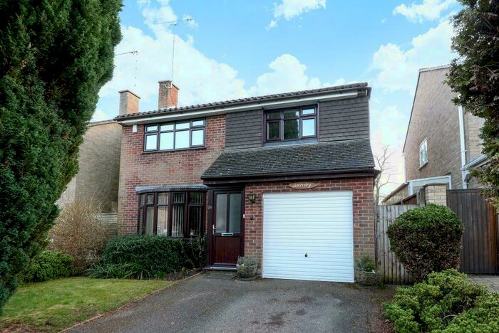 3 Bedroom Detached House To Rent In Sunningdale, Berkshire, SL5