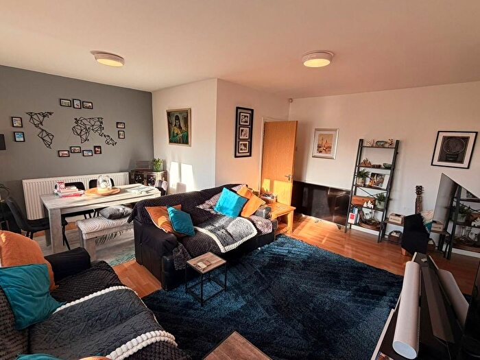 3 Bedroom Flat To Rent In My Street, Salford, M5