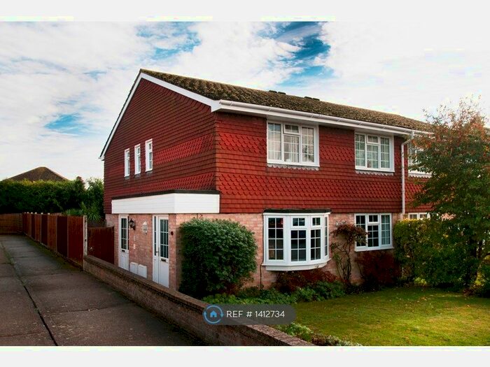 2 Bedroom Maisonette To Rent In Balmoral, Maidenhead, SL6