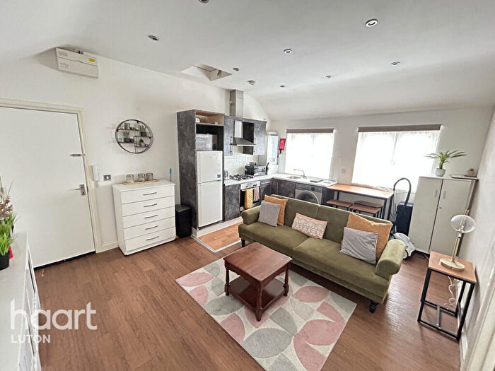 1 Bedroom Maisonette To Rent In Ashton Road, Luton, LU1