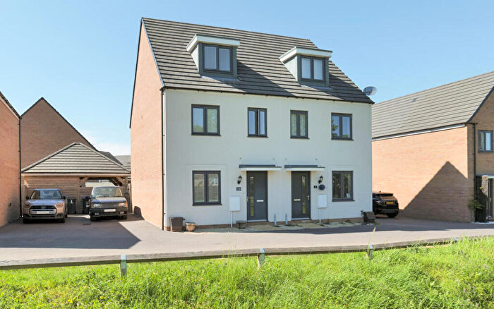 3 Bedroom Semi-Detached House For Sale In Maitland Place, Bowerhill, Melksham, SN12
