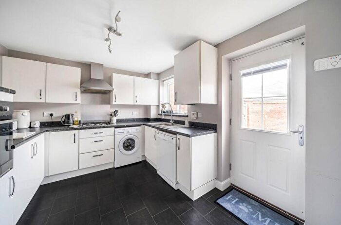 3 Bedroom Semi-Detached House For Sale In Walford Grove, Kempston, Bedford, MK42