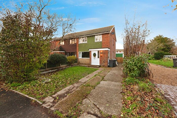 3 Bedroom Semi-Detached House For Sale In Sutton Road, Waterlooville, PO8