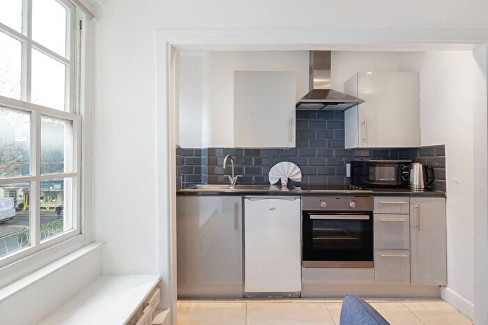 Studio For Sale In Park West, Hyde Park Estate, London, W2