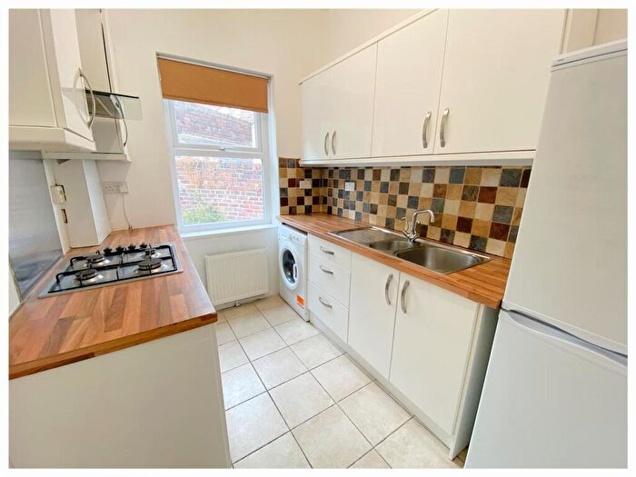 4 Bedroom Terraced House To Rent In Junction Road, S11