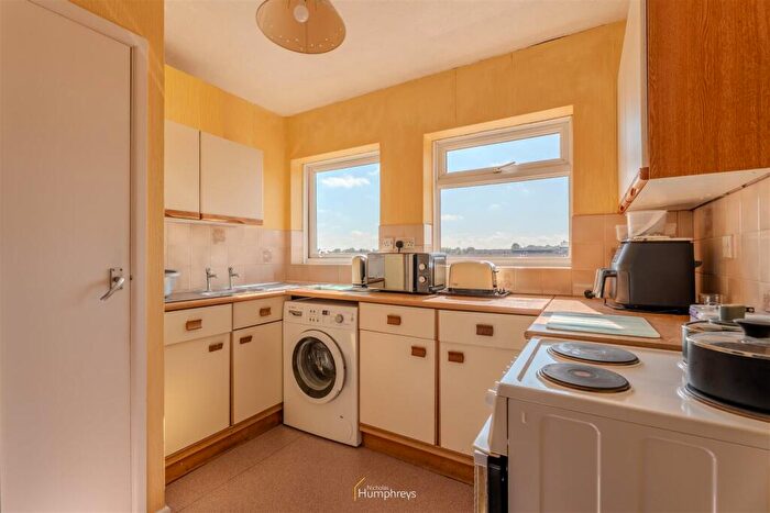 1 Bedroom Apartment For Sale In Leigh Road, Wimborne, BH21