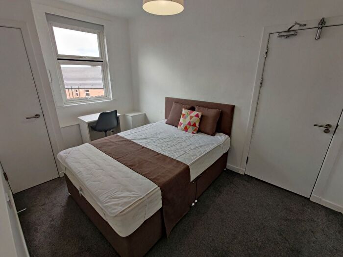 3 Bedroom Flat To Rent In Mitchell Street, West End, Dundee, DD2