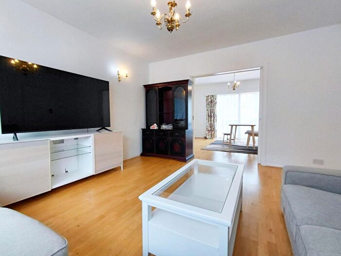 3 Bedroom Detached House To Rent In Ashbourne Road, Ealing, London, W5