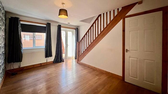 2 Bedroom Semi-Detached House For Sale In Grosvenor Street, Scunthorpe, DN15