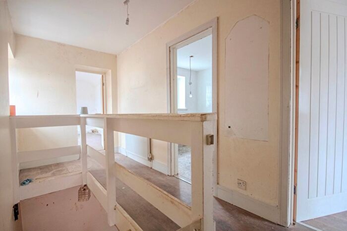 2 Bedroom End Of Terrace House For Sale In New Road, Ynysybwl, CF37