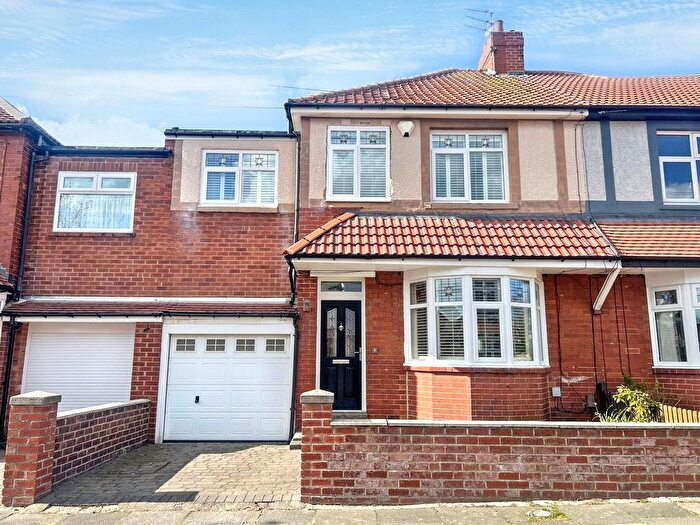 4 Bedroom Semi-Detached House For Sale In Eastfield Avenue, Monkseaton, Whitley Bay, NE25