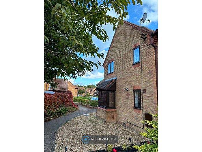 1 Bedroom End Of Terrace House To Rent In Longhedge, Caldecotte, Milton Keynes, MK7