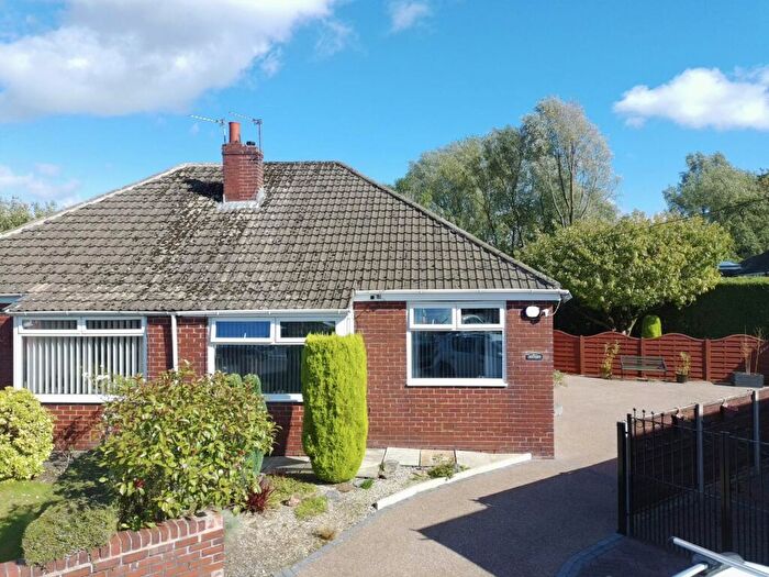 2 Bedroom Bungalow For Sale In Strand Way, Oldham, OL2