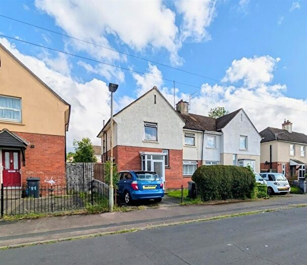 3 Bedroom Semi Detached House For Sale In Beaufort Road, Gloucester, GL4