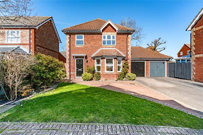 3 Bedroom Detached House For Sale In Reeves Close, Langdon Hills, Basildon, Essex, SS16