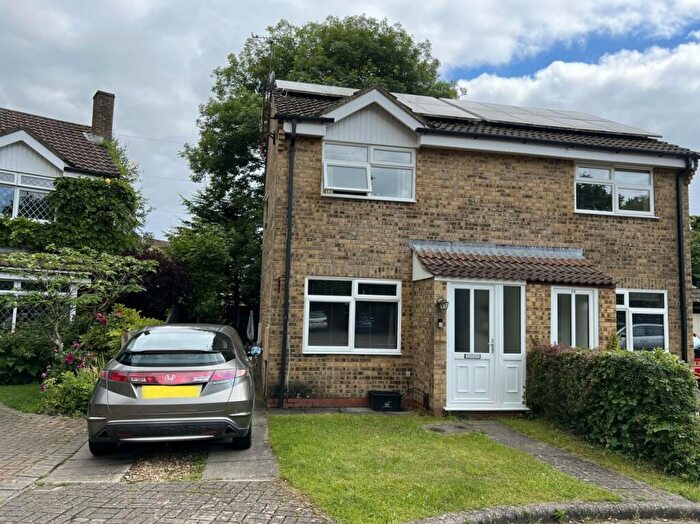 2 Bedroom Semi-Detached House To Rent In Myrtle Avenue, Totton, SO40