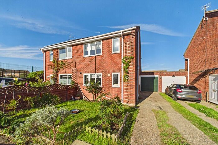 3 Bedroom Semi-Detached House For Sale In Ramsey Close, Thetford, IP24