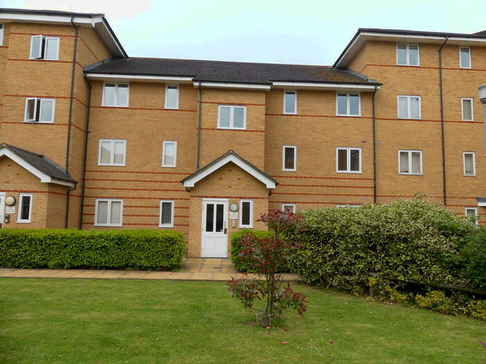 2 Bedroom Apartment To Rent In Heath Court, Stanley Close, SE9