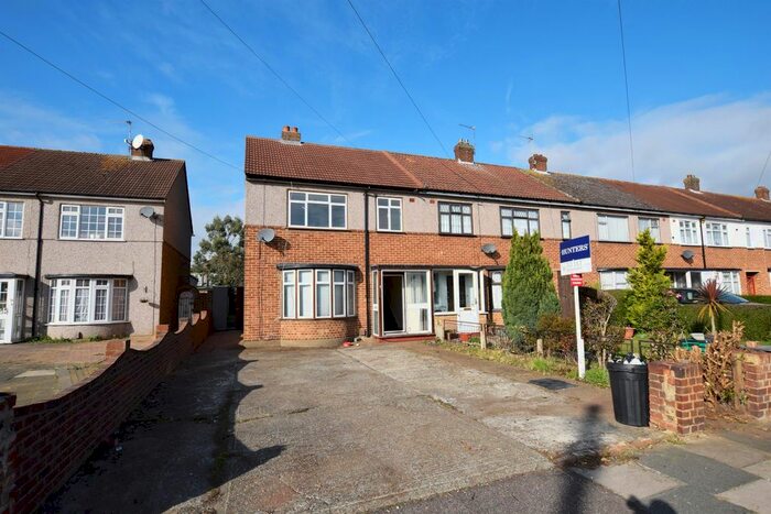 3 Bedroom End Of Terrace House To Rent In Fields Park Crescent, Chadwell Heath, RM6