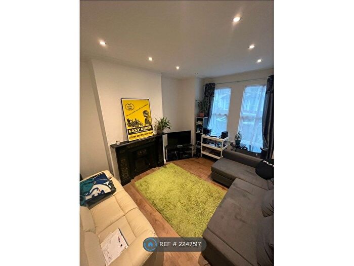 4 Bedroom Terraced House To Rent In Brightwell Crescent, London, SW17