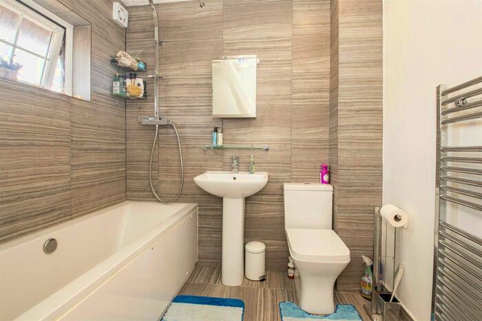 3 Bedroom End Of Terrace House To Rent In Swallowfield, Great Holm, MK8