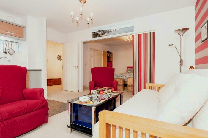 1 Bedroom Flat To Rent In Hampden Gardens, Cambridge, CB1