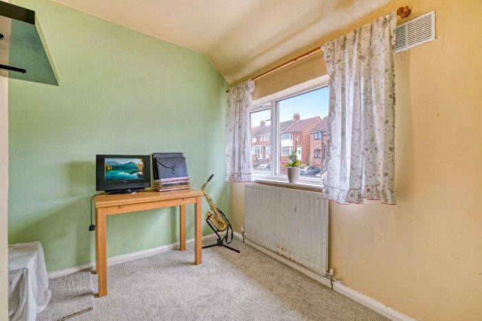 3 Bedroom Terraced House For Sale In Nuthurst Road, Longbridge, Birmingham, B31